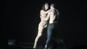 Imagem Jennifer Lopez dança agarradinha com o namorado no Show de Recife