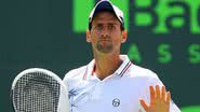 Imagem Djokovic: jogo exibição com empurrão do governo