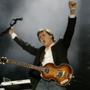 Imagem McCartney vai ganhar presente no Rio