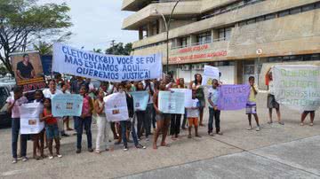 Imagem Manifestantes pedem demissão de segurança da Assembleia