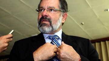 Imagem Cláudia Oliveira: Nilo morde e assopra