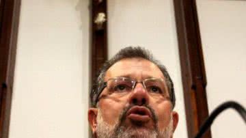 Imagem Presidência da Assembleia: Nilo se precipita