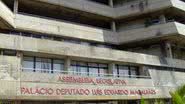 Imagem Deputados aumentam em 30% a verba de gabinete