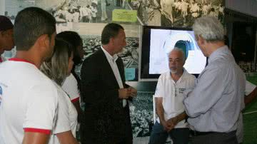 Imagem Medalhista olímpica visita Arena Fonte Nova