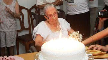 Imagem Dona Canô completa 105 anos 