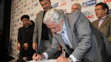 Imagem Governo deve explicações sobre JAC Motors, diz Gaban
