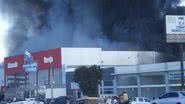 Imagem Comércio São Jorge  pega fogo em Feira de Santana