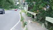 Imagem Mureta danificada é risco para pedestres e carros