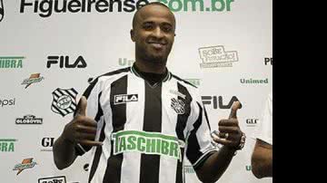 Imagem Bahia pode contratar mais um atacante