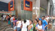 Imagem Agências reabrem com filas em todo estado