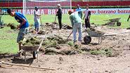 Imagem Após reforma, Rildo critica gramado do Barradão