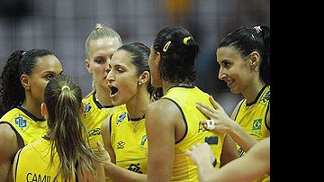 Imagem Meninas do vôlei passam fácil pela Turquia 