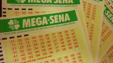 Imagem Mega-Sena pode pagar R$ 13,5 milhões neste sábado