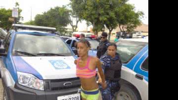 Imagem Mulher tenta matar outra por ciúmes