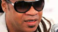 Imagem Carlinhos Brown embarca para Los Angeles