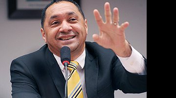 Imagem Tiririca reclama de 'interesses' e admite abandonar a política