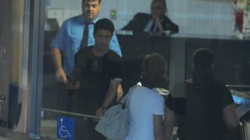 Imagem Zezé de Camargo visita Wanessa na maternidade