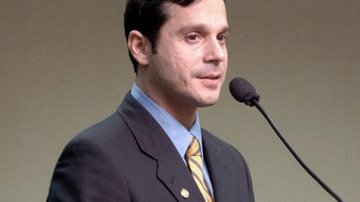 Imagem Deputado Federal abre mão de privilégios e vira alvo de chacota