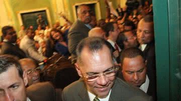 Imagem  Agressões e confusão marcam reabertura dos trabalhos na Câmara