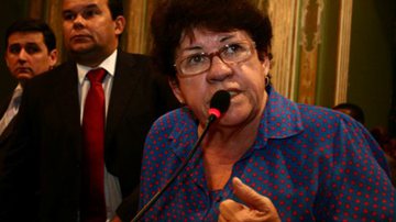 Imagem Vânia Galvão pede explicação coerente da prefeitura sobre venda da merenda 