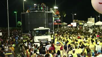 Imagem Trio de Daniela Mercury apaga no Farol da Barra