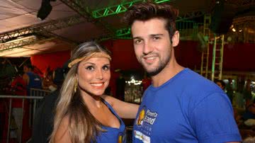 Imagem Casal desmente separação e curte Carnaval em Salvador