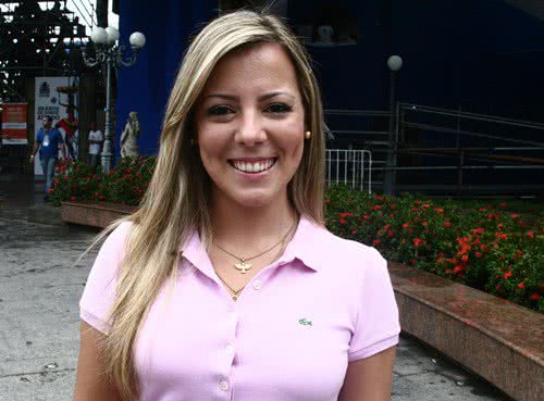 Imagem Leão lança loira “misteriosa” na política