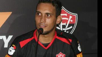 Imagem Douglas continua e enfrenta Coritiba