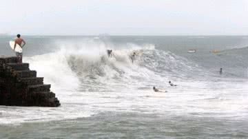 Imagem Na 'maré de março', praias são risco de afogamento