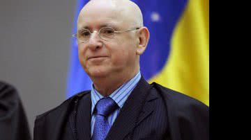 Imagem Presidente do STJ faz lobby em benefício da cunhada