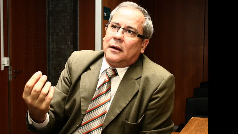 Imagem Cap. Tadeu: “É o PT, é o governo Dilma que não quer aprovar a PEC 300”