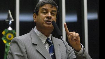 Imagem Colbert Martins nega apoio a Zé Ronaldo para prefeitura de Feira