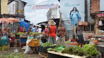 Imagem Feira de São Joaquim tem reforma infinita e vendedores sofrem