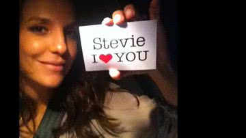 Imagem Ivete Sangalo sobre Stevie Wonder: 'Abracei, beijei... Quase morri!'