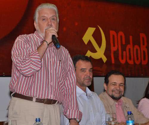Imagem  Orlando Silva é ovacionado em evento do PCdoB
