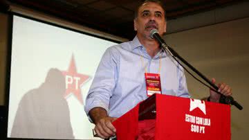 Imagem Pelegrino promete trem até Dias d`Ávila e rever todos os contratos da prefeitura