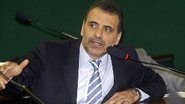 Imagem Pelegrino senta na “cadeira elétrica” do Se Liga Bocão