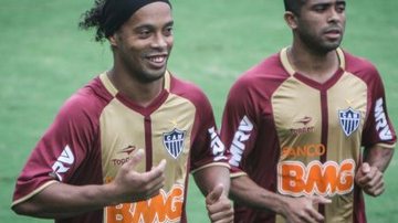 Imagem Ronaldinho não jogará contra o Bahia