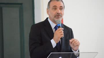 Imagem Neto e Pelegrino se enfrentam em primeiro embate para o 2º turno