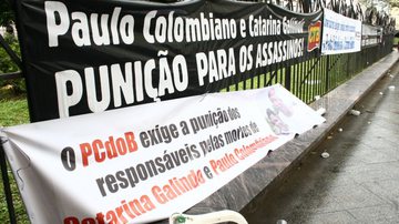 Imagem Manifestação marca um ano de morte de Colombiano e Catarina