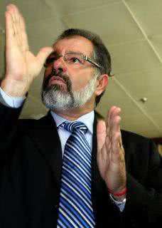 Imagem Nilo faz contas para tirar Assembleia do vermelho