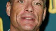 Imagem Van Damme nega enfarto