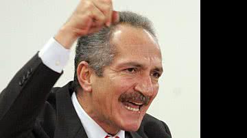 Imagem Aldo Rebelo vai cancelar até 60 contratos com ONGs