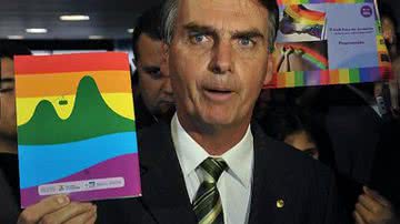 Imagem "Dilma, assuma se gosta de homossexual"