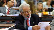 Imagem Emiliano José defende greve dos bancários
