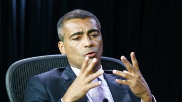 Imagem Romário descarta assumir CBF e diz que vai ter "roubo pelos cotovelos"