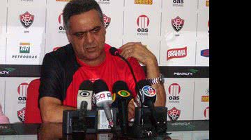 Imagem Vagner Benazzi não é mais técnico do Vitória
