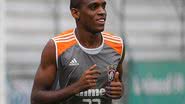 Imagem Zagueiro do Fluminense é preso por uso de habilitação falsa