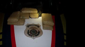 Imagem PRF apreende 10kg de maconha
