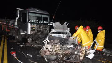 Imagem Jovens morrem em acidente a caminho de festa